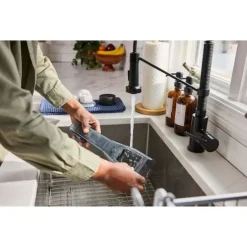 Black & Decker Mini Aspirapolvere Portatile Ricaricabile 12V Autonomia 15 min colore Nero/Grigio Dustbuster - DVD320J-QW