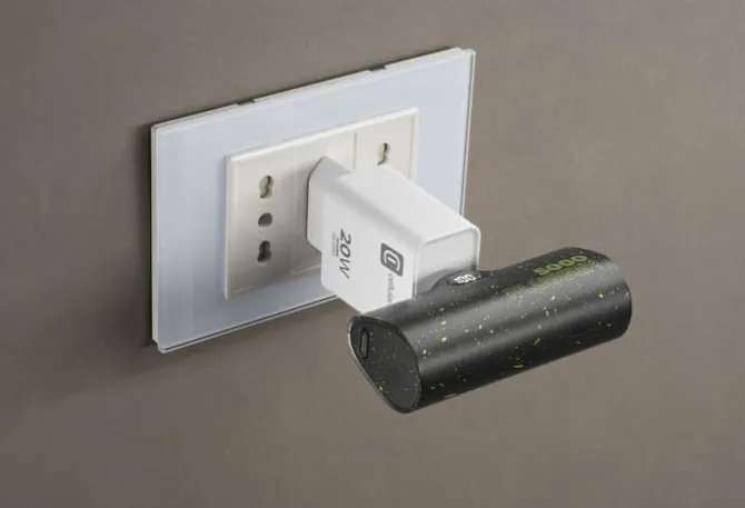Cellularline PLUGGER 5000mAh - nero