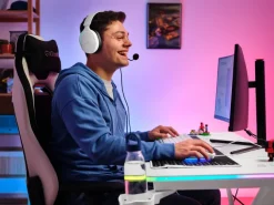 TRUST - Scrivania gaming illuminata a LED GXT709W, Luminus RGB, 120x60x76 cm, legno certificato FSC®